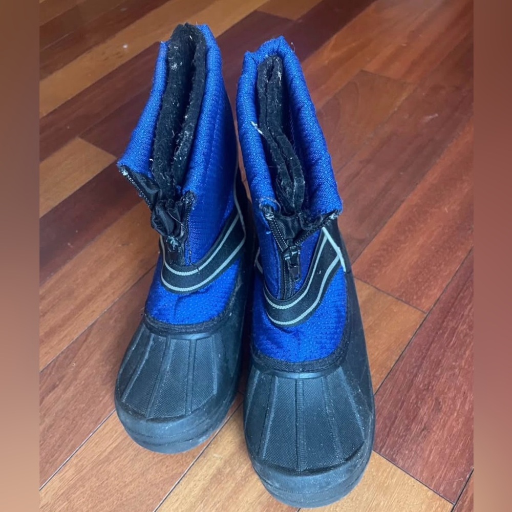 Blue and Black Kids Boots size  1 winter snow lined